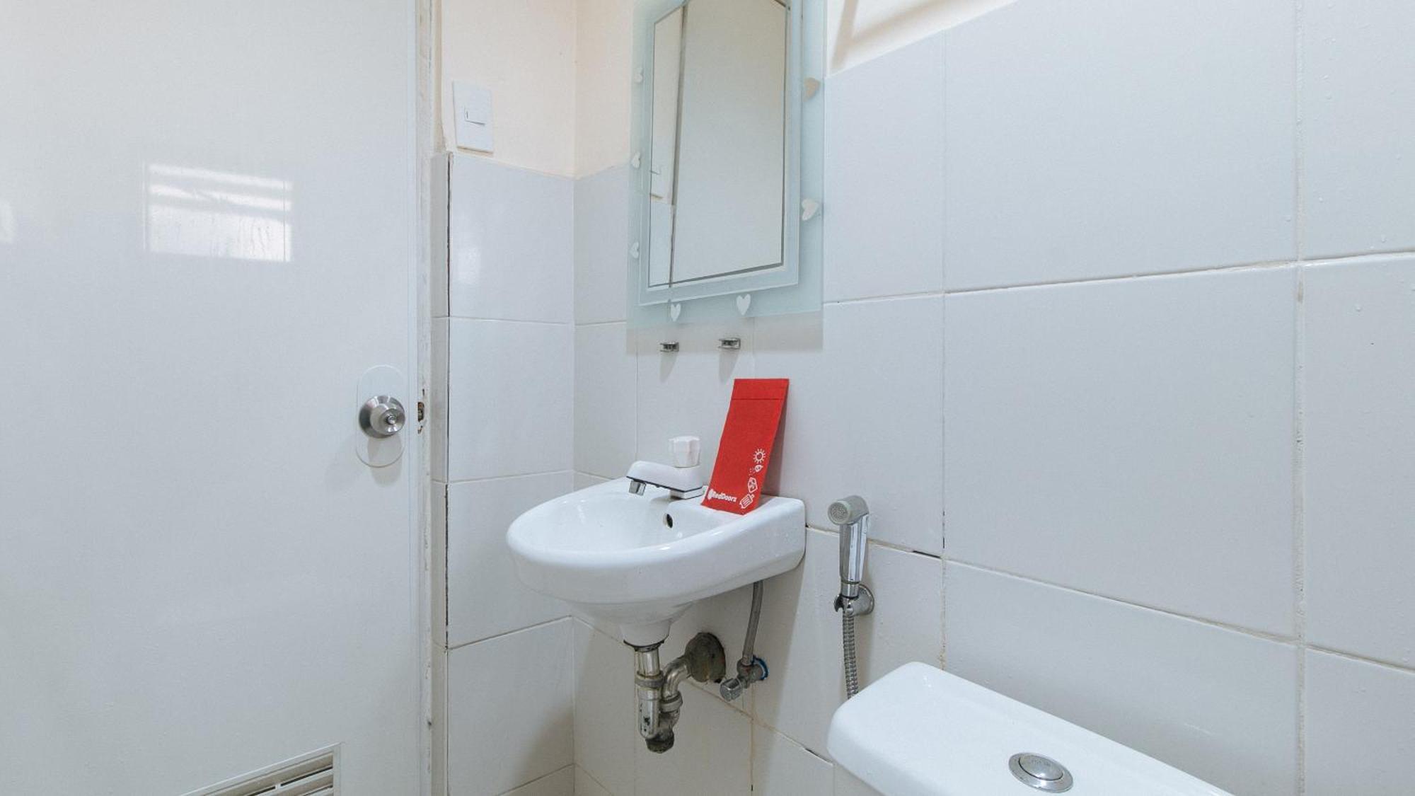 Reddoorz At V-Cat Apartelle Sampaloc Manila Exteriér fotografie