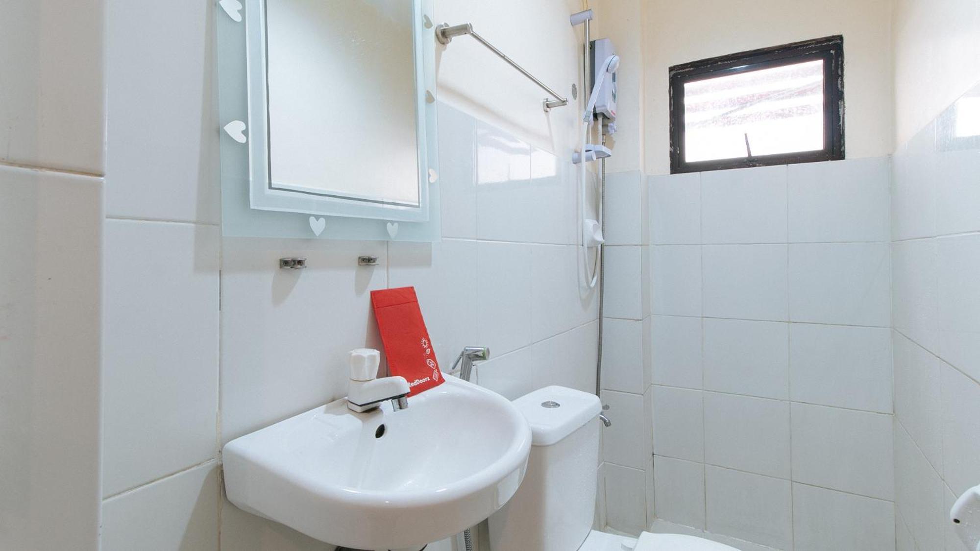 Reddoorz At V-Cat Apartelle Sampaloc Manila Exteriér fotografie