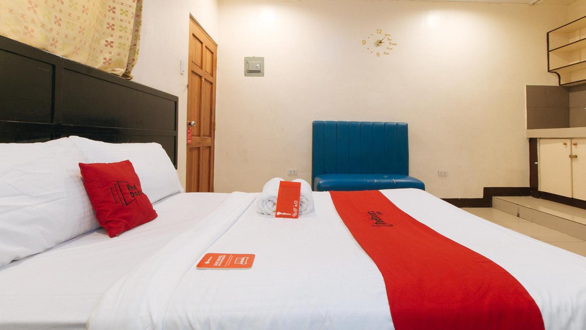 Reddoorz At V-Cat Apartelle Sampaloc Manila Exteriér fotografie