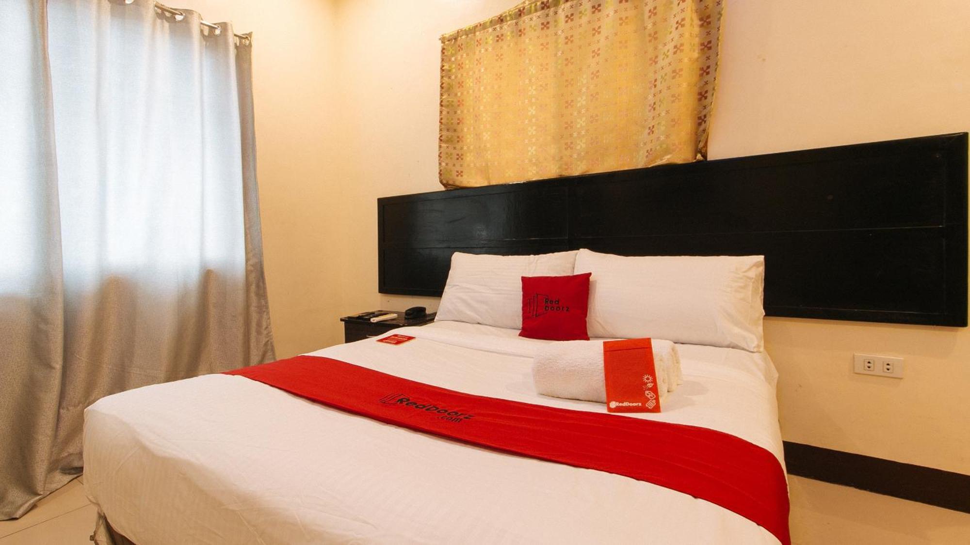 Reddoorz At V-Cat Apartelle Sampaloc Manila Exteriér fotografie