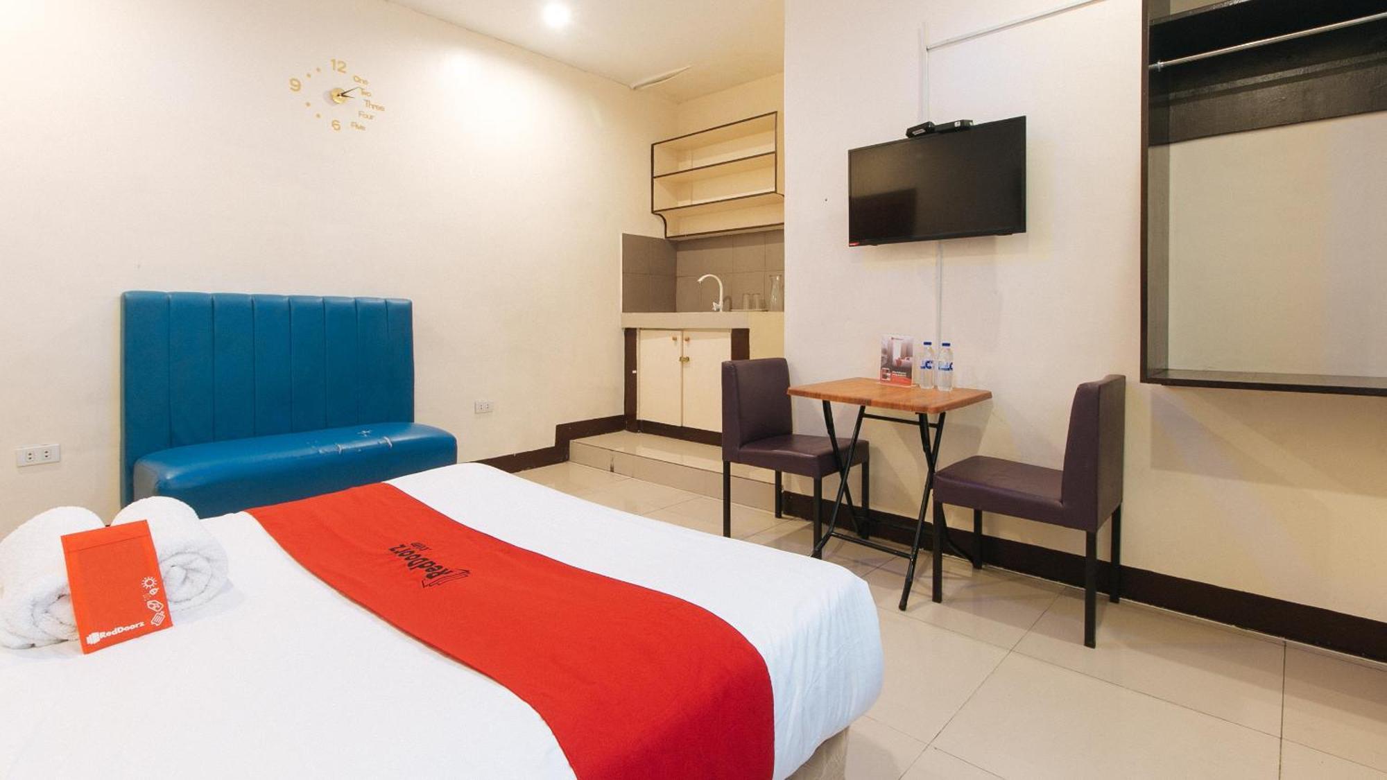 Reddoorz At V-Cat Apartelle Sampaloc Manila Exteriér fotografie