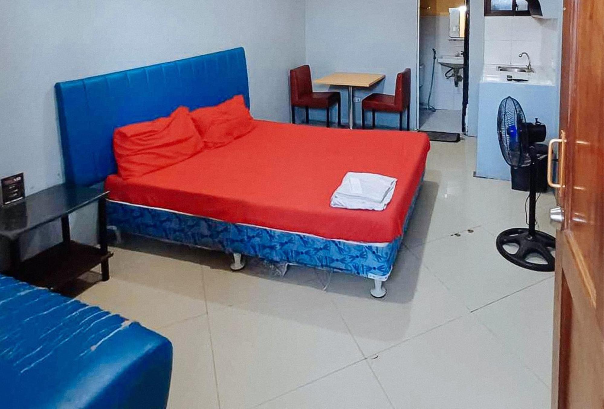 Reddoorz At V-Cat Apartelle Sampaloc Manila Exteriér fotografie