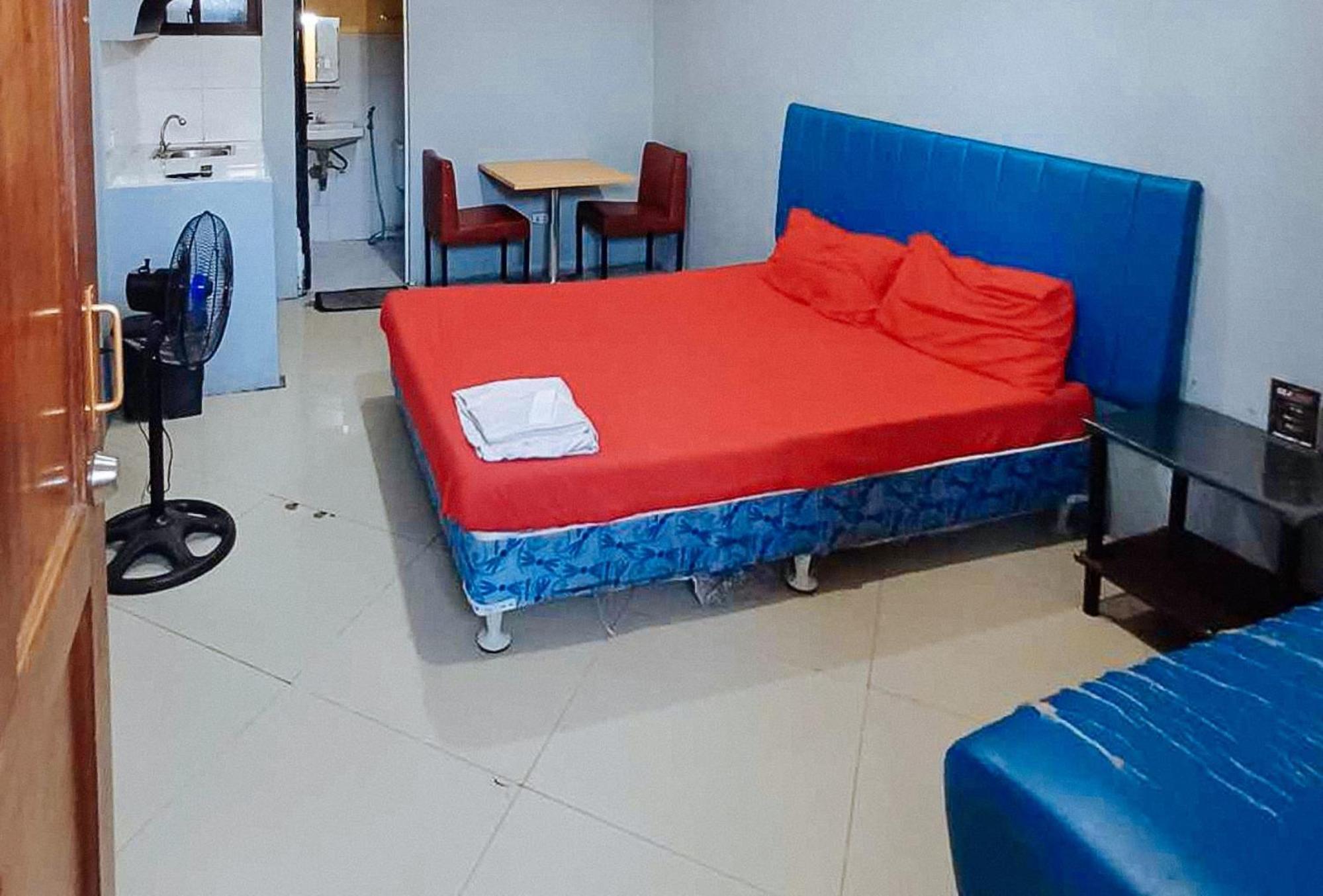 Reddoorz At V-Cat Apartelle Sampaloc Manila Exteriér fotografie
